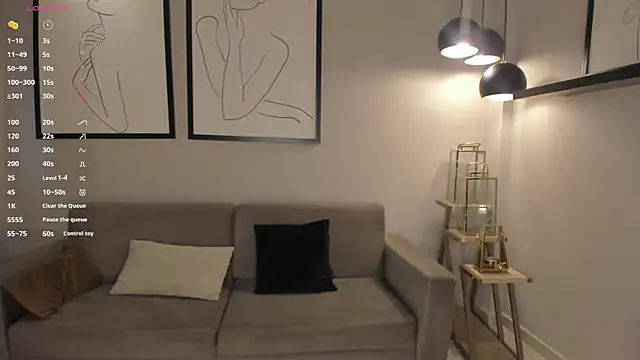 LizzHamilton   online show from February 18, 2026, 9:00 pm