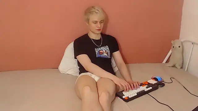 Oliver sweet  online show from March 13, 2026, 11:54 pm