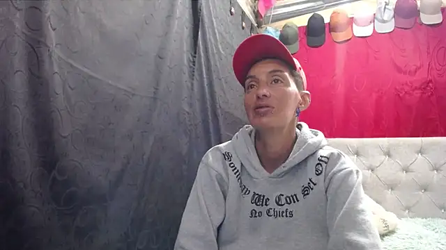 anyu1306 online show from February 7, 2026, 4:04 pm