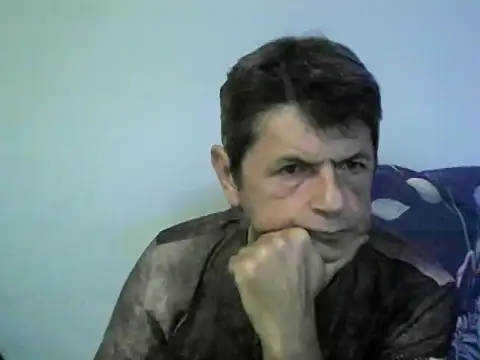 Snapshot of czarek888 chatting on October 19, 2025, 4:21 pm czarek888 online show from October 19, 2025, 4:21 pm