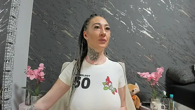 Snapshot of Rayanablackandwhite chatting on October 12, 2025, 8:10 pm Rayanablackandwhite online show from October 12, 2025, 8:10 pm