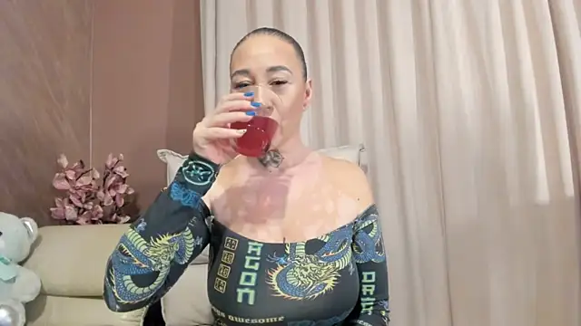 Rayanablackandwhite online show from February 28, 2026, 6:51 pm