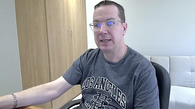 Snapshot of BrettJ81 chatting on October 23, 2025, 10:58 am BrettJ81 online show from October 23, 2025, 10:58 am