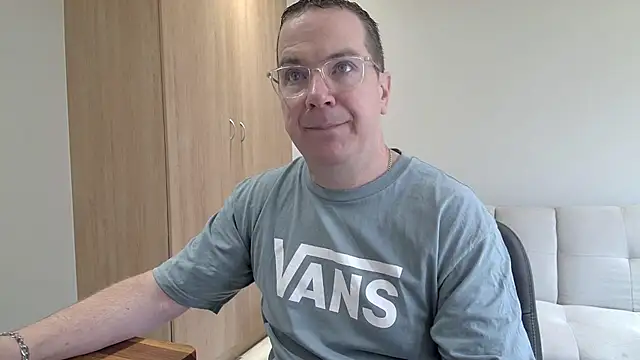 BrettJ81 online show from December 22, 2025, 7:41 am