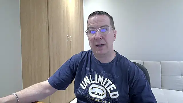 Snapshot of BrettJ81 chatting on November 11, 2025, 3:07 pm BrettJ81 online show from November 11, 2025, 3:07 pm