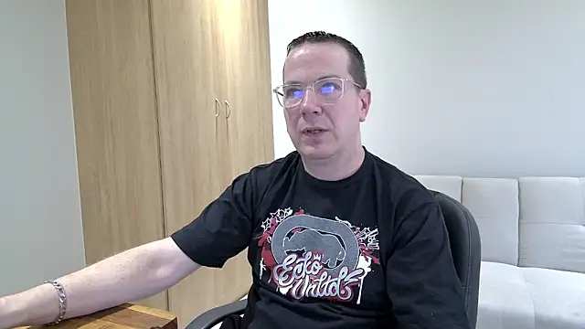 Snapshot of BrettJ81 chatting on October 28, 2025, 3:11 pm BrettJ81 online show from October 28, 2025, 3:11 pm