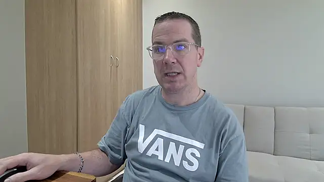 BrettJ81 online show from April 30, 2026, 2:13 pm