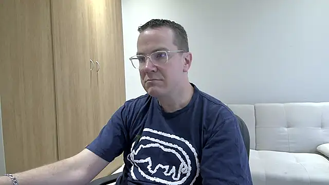 Snapshot of BrettJ81 chatting on November 18, 2025, 2:31 pm BrettJ81 online show from November 18, 2025, 2:31 pm