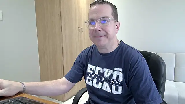 Snapshot of BrettJ81 chatting on October 17, 2025, 12:51 pm BrettJ81 online show from October 17, 2025, 12:51 pm