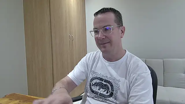 Snapshot of BrettJ81 chatting on November 21, 2025, 2:49 pm BrettJ81 online show from November 21, 2025, 2:49 pm