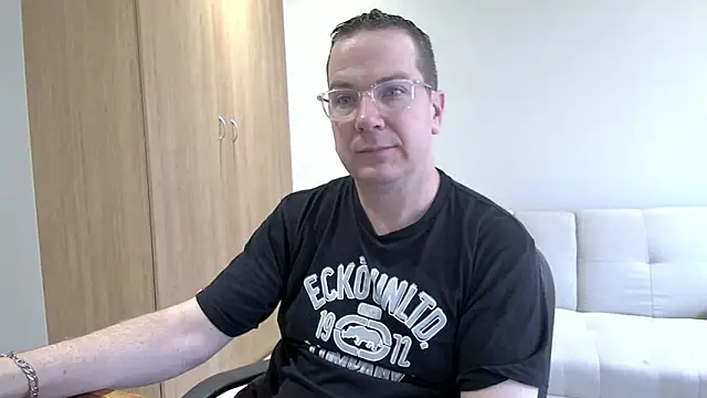 Snapshot of BrettJ81 chatting on November 22, 2025, 10:47 am BrettJ81 online show from November 22, 2025, 10:47 am