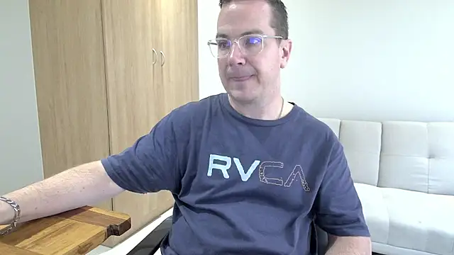 Snapshot of BrettJ81 chatting on November 29, 2025, 9:09 am BrettJ81 online show from November 29, 2025, 9:09 am