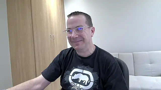 Snapshot of BrettJ81 chatting on October 13, 2025, 3:02 pm BrettJ81 online show from October 13, 2025, 3:02 pm