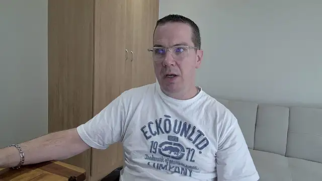 BrettJ81 online show from May 3, 2026, 1:58 pm