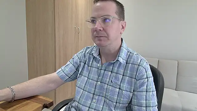 Snapshot of BrettJ81 chatting on October 11, 2025, 9:43 am BrettJ81 online show from October 11, 2025, 9:43 am