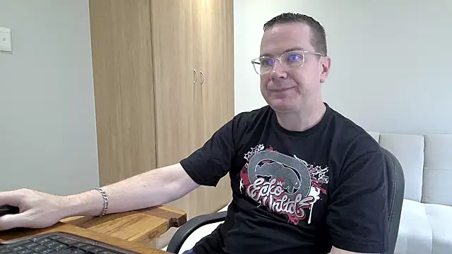 Snapshot of BrettJ81 chatting on November 15, 2025, 9:24 am BrettJ81 online show from November 15, 2025, 9:24 am