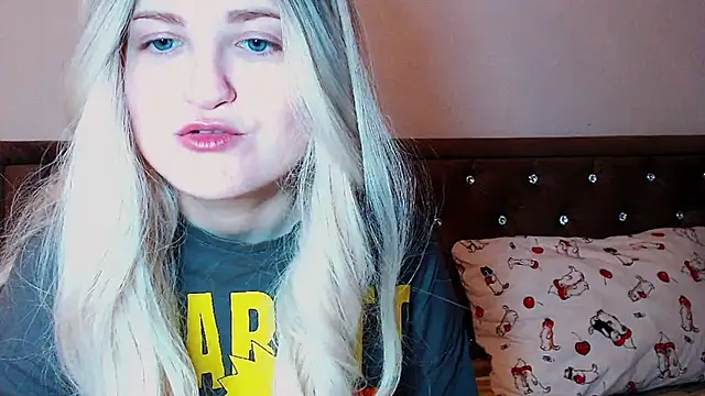 Snapshot of Sara4uu chatting on October 16, 2025, 11:35 pm Sara4uu online show from October 16, 2025, 11:35 pm