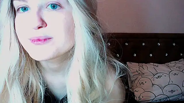 Snapshot of Sara4uu chatting on November 14, 2025, 12:36 am Sara4uu online show from November 14, 2025, 12:36 am