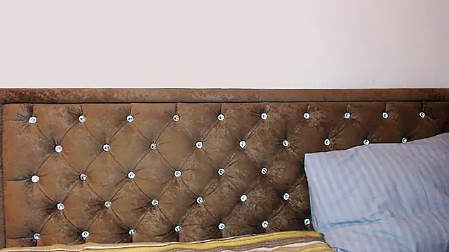 Snapshot of Sara4uu chatting on December 15, 2025, 2:06 am Sara4uu online show from December 15, 2025, 2:06 am