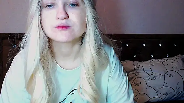 Snapshot of Sara4uu chatting on November 9, 2025, 10:47 pm Sara4uu online show from November 9, 2025, 10:47 pm