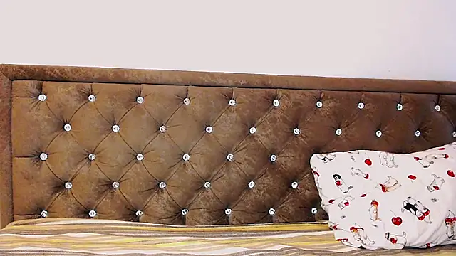 Snapshot of Sara4uu chatting on November 2, 2025, 7:24 am Sara4uu online show from November 2, 2025, 7:24 am