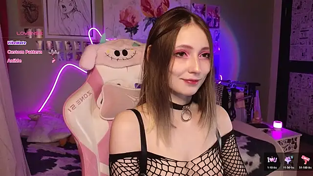 Snapshot of Evie_Ro chatting on March 30, 2026, 12:23 am Evie Ro online show from March 30, 2026, 12:23 am