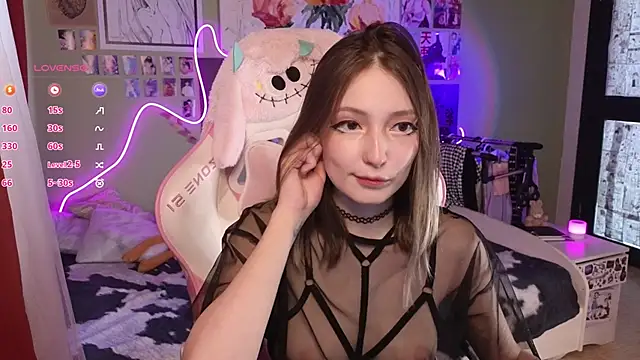 Snapshot of Evie_Ro chatting on March 26, 2026, 10:24 am Evie Ro online show from March 26, 2026, 10:24 am