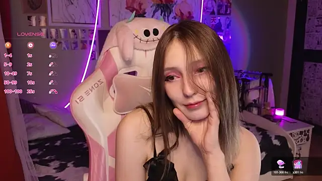 Snapshot of Evie_Ro chatting on April 4, 2026, 1:45 am Evie Ro online show from April 4, 2026, 1:45 am