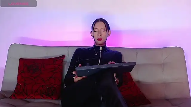 alicee salvatore online show from March 21, 2025, 2:39 am