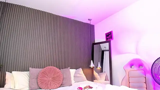 Snapshot of pervert_lizza chatting on February 19, 2026, 11:40 am pervert lizza online show from February 19, 2026, 11:40 am