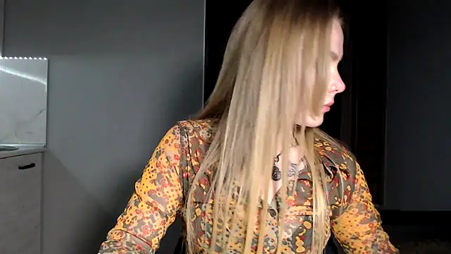 Snapshot of Sunbeam_ chatting on April 25, 2026, 9:23 pm Sunbeam online show from April 25, 2026, 9:23 pm