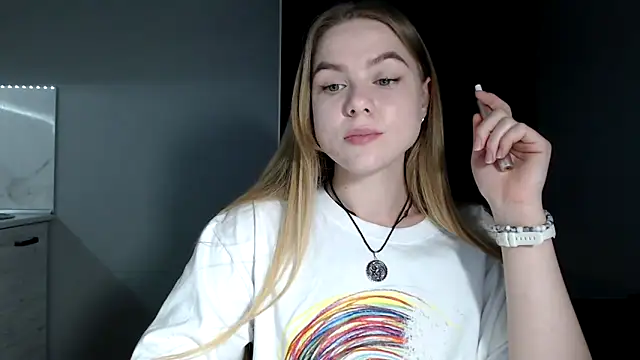 Snapshot of Sunbeam_ chatting on April 17, 2026, 8:44 pm Sunbeam online show from April 17, 2026, 8:44 pm