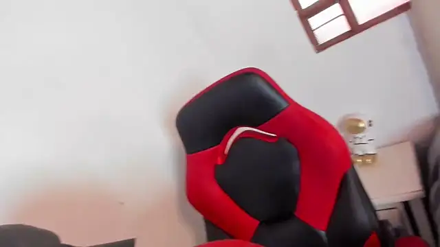 Snapshot of oliver_price1 chatting on February 26, 2026, 1:11 pm oliver price1 online show from February 26, 2026, 1:11 pm