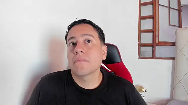 Snapshot of oliver_price1 chatting on March 3, 2026, 1:29 pm oliver price1 online show from March 3, 2026, 1:29 pm