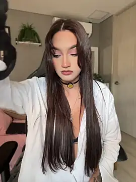 DaniDusan  online show from May 1, 2026, 8:36 pm