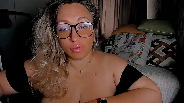 Snapshot of CumOnMy_Tits chatting on July 11, 2026, 2:45 am CumOnMy Tits online show from July 11, 2026, 2:45 am