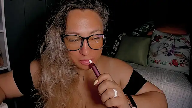 Snapshot of CumOnMy_Tits chatting on July 5, 2026, 3:55 am CumOnMy Tits online show from July 5, 2026, 3:55 am