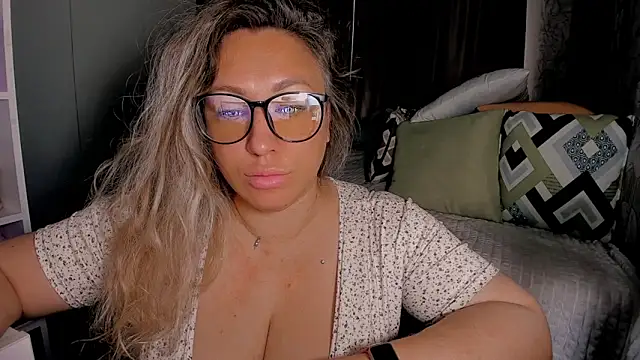 Snapshot of CumOnMy_Tits chatting on June 11, 2026, 2:53 am CumOnMy Tits online show from June 11, 2026, 2:53 am