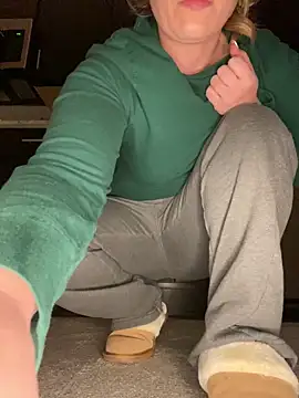 StoneDDReveler online show from November 4, 2025, 2:48 am