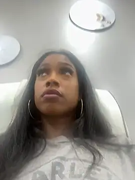 Snapshot of mismialove chatting on July 25, 2026, 1:13 am mismialove online show from July 25, 2026, 1:13 am