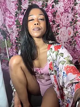 Snapshot of mismialove chatting on November 21, 2025, 6:56 am mismialove online show from November 21, 2025, 6:56 am