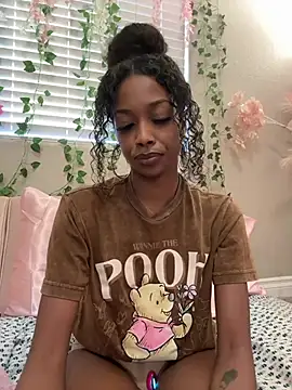 Snapshot of mismialove chatting on July 10, 2026, 12:49 pm mismialove online show from July 10, 2026, 12:49 pm