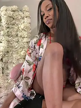 Snapshot of mismialove chatting on July 3, 2026, 8:54 am mismialove online show from July 3, 2026, 8:54 am