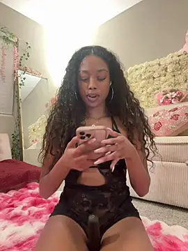 Snapshot of mismialove chatting on July 15, 2026, 9:49 am mismialove online show from July 15, 2026, 9:49 am
