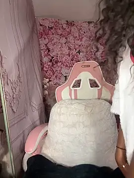 mismialove online show from March 16, 2026, 11:03 am