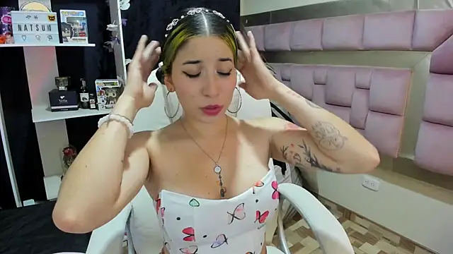 Snapshot of Laughing_Naty chatting on February 14, 2025, 4:15 am Laughing Naty online show from February 14, 2025, 4:15 am