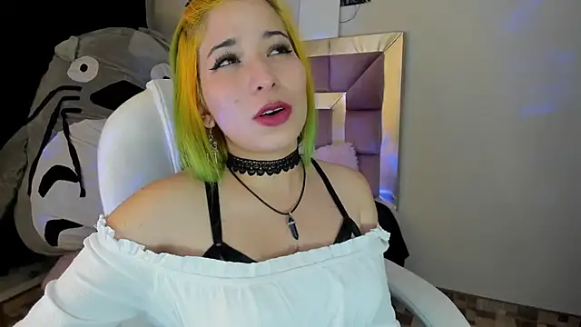 Snapshot of Laughing_Naty chatting on December 5, 2024, 1:31 am Laughing Naty online show from December 5, 2024, 1:31 am
